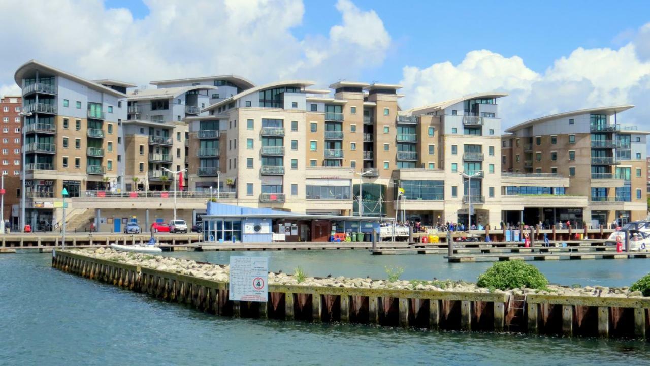 Crow'S Nest Vila Poole Exterior foto